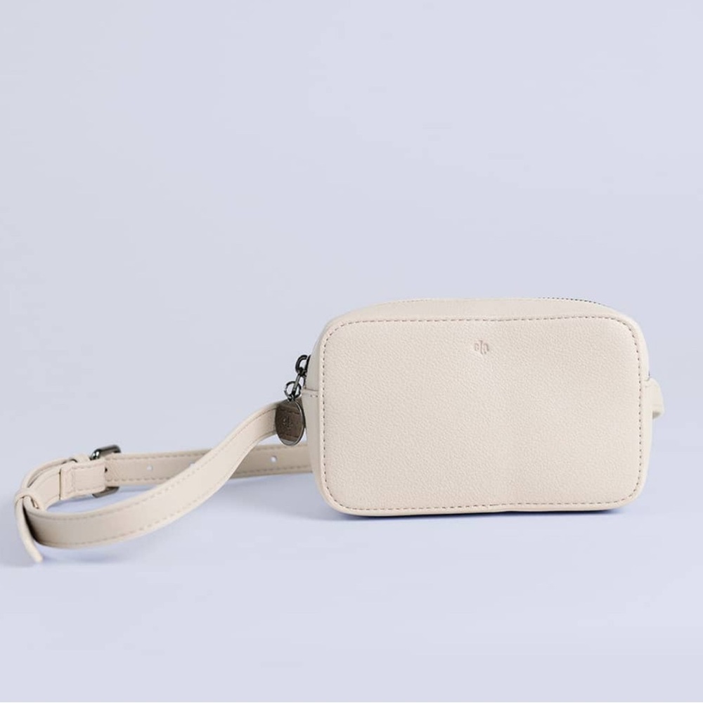 Ela x Jilly Box: Micro Belt Bag in Dove Pebble